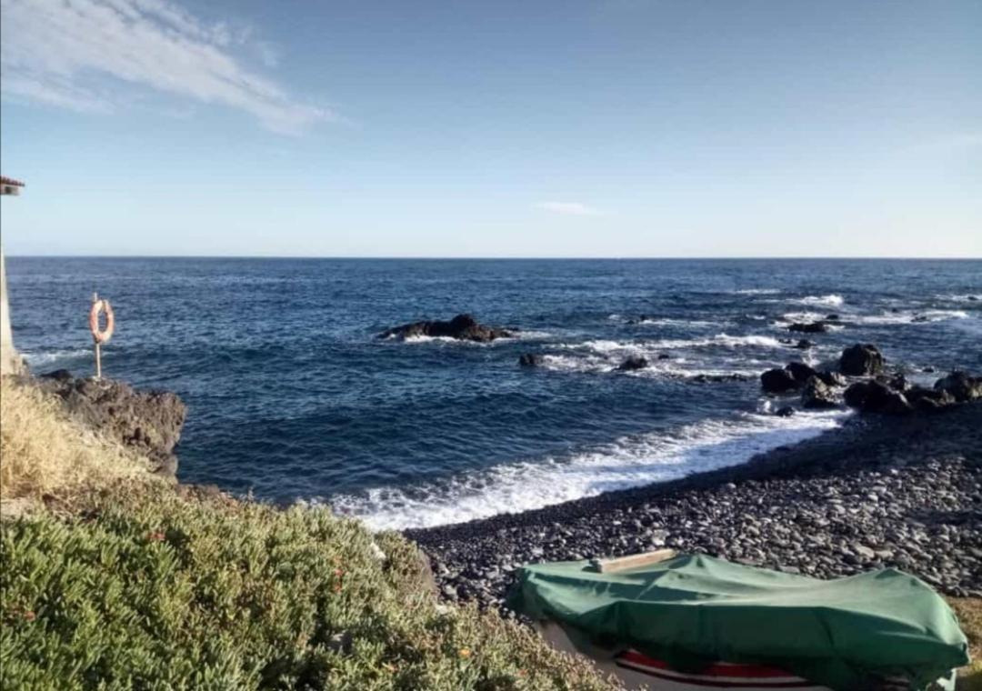 Blue Sea. Tony Frias. Las Eras. Arico - Tenerife. Arico el Nuevo Luaran gambar